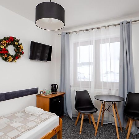 Villa 84 & Apartments Jacuzzi & Sauna ザコパネ エクステリア 写真
