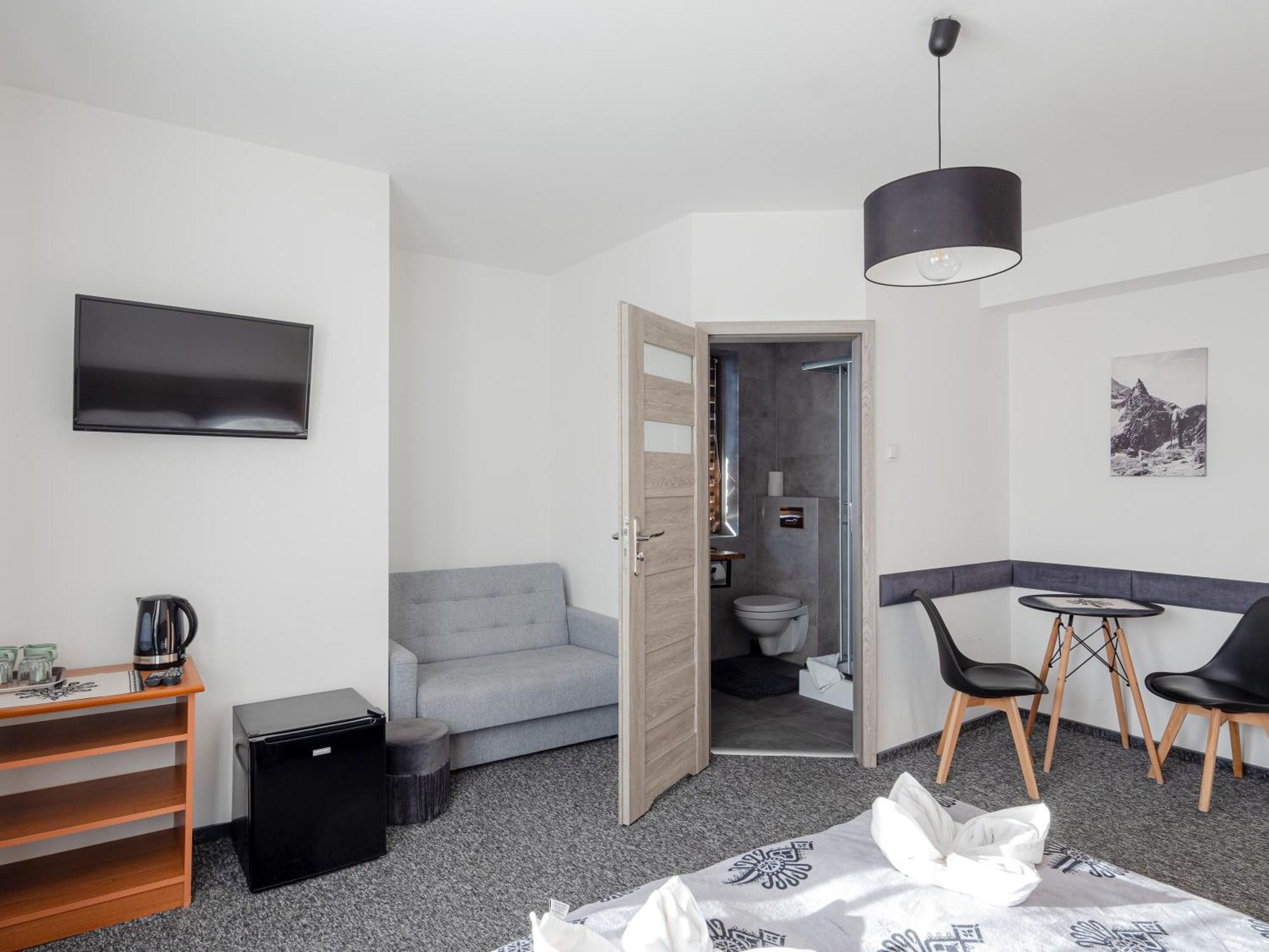 Villa 84 & Apartments Jacuzzi & Sauna ザコパネ エクステリア 写真