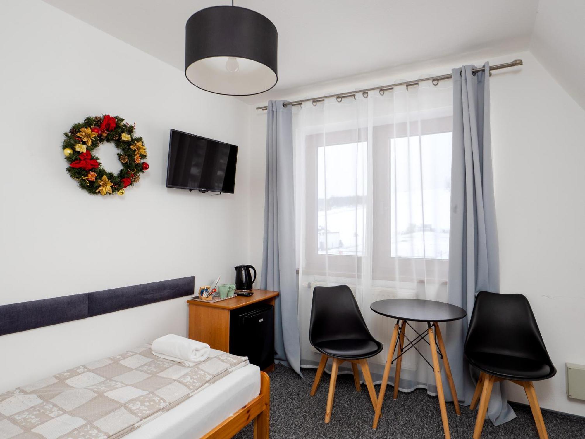 Villa 84 & Apartments Jacuzzi & Sauna ザコパネ エクステリア 写真